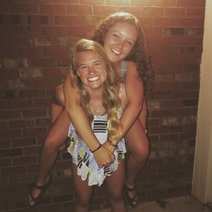 Meet your Posher, Leah